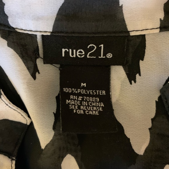 🌿Adorable Rue 21 Top!🧡 - Picture 3 of 4